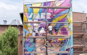 Mural bytomskiej Smerfetki na finiszu (4)