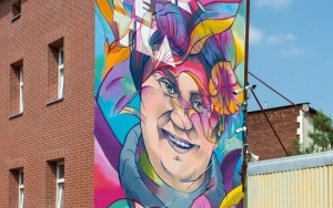 Mural z wizerunkiem Bytomskiej Smerfetki (4)