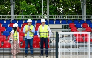 Zakończył się montaż siedzisk na trybunach nowego obiektu piłkarskiego Polonii Bytom (3)