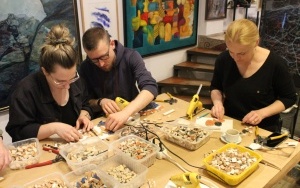 Warsztaty mozaikowe w Galerii Stalowe Anioły w Bytomiu (12)