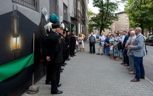 Byli górnicy i mieszkańcy muralem upamiętnili ofiary tragedii w kopalni „Rozbark” (4)