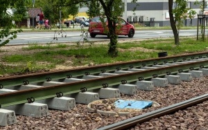 Trwa przebudowa linii tramwajowej na Stroszek. Wykonawca modernizuje już drugi tor (3)