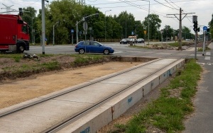 Trwa przebudowa linii tramwajowej na Stroszek. Wykonawca modernizuje już drugi tor (7)