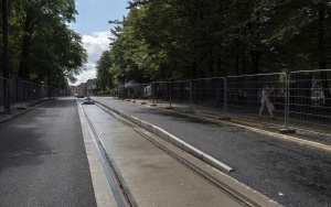 Na placu budowy ul. Piekarskiej trwa asfaltowanie, brukowanie i przebudowa skrzyżowań (5)