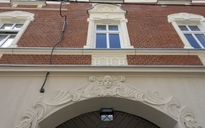 Nowi lokatorzy z ul. Piłsudskiego 34-36 odebrali klucze do mieszkań (1)