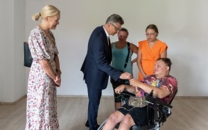 Przekazanie kluczy lokatorom wyremontowanego budynku przy ul. Siemianowickiej 29 (3)