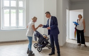 Przekazanie kluczy lokatorom wyremontowanego budynku przy ul. Siemianowickiej 29 (3)