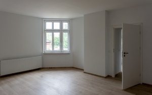 Przekazanie kluczy lokatorom wyremontowanego budynku przy ul. Siemianowickiej 29 (8)