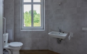 Przekazanie kluczy lokatorom wyremontowanego budynku przy ul. Siemianowickiej 29 (9)