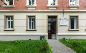 Przekazanie kluczy lokatorom wyremontowanego budynku przy ul. Siemianowickiej 29 (15)