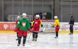 Kadra Narodowa Juniorek U18 w hokeju na lodzie trenuje w Bytomiu (4)