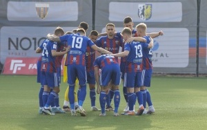 Niebiesko-czerwoni zagrali w nowym domu (3)