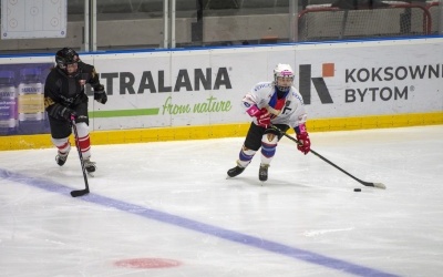 Hokeistki SMS Polonia Bytom wysoko pokonały zespół Cracovii Kraków aż 20:0 (6)