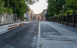 Rozwieszanie nowej trakcji tramwajowej na ul. Sądowej. Od 18 września wstrzymane kursowanie tramwajów (4)