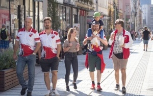 Hokejowa Reprezentacja Artystów Polskich na spacerze po Bytomiu (10)
