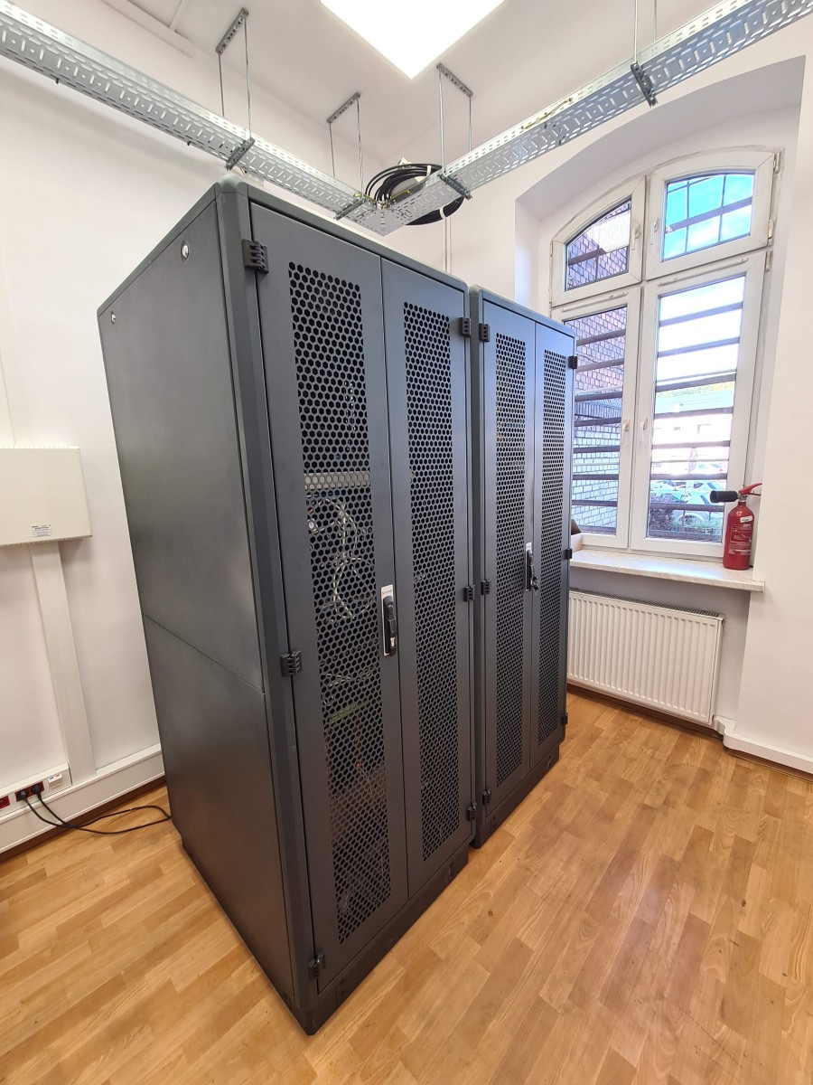 Modernizacja sieci komputerowej wraz z zakupem nowych serwerów, to kolejna inwestycja związana z podniesieniem bezpieczeństwa danych przetwarzanych w Urzędzie Miejskim w Bytomiu