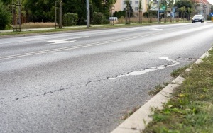 Ruszają naprawy gwarancyjne jezdni ul. Strzelców Bytomskich w Stroszku  (4)
