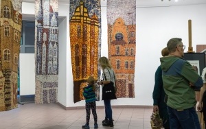 Barwy bytomskich kamienic wydobyte światłem (9)