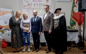 Uczniowie zainaugurowali rok szkolny wspólnie z Cechem Rzemiosł Różnych i Przedsiębiorczości (12)
