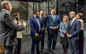 Nim zabrzmi pierwsza uwertura (17)