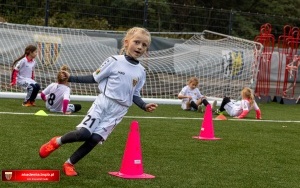 Pierwszy w historii trening piłkarskiej sekcji dziewcząt Polonii Bytom (10)