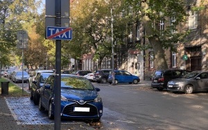 Nowe oznakowanie postoju taksówek w mieście  (2)
