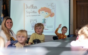 BECEK CZYTA w Pałacu w Miechowicach - mali detektywi na tropie… (6)