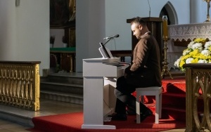 Organy zagrały w kościele (8)