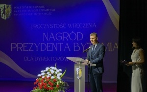 Wręczenie nagród dyrektorom i nauczycielom (2)