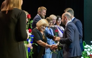 Wręczenie nagród dyrektorom i nauczycielom (12)