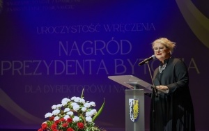 Wręczenie nagród dyrektorom i nauczycielom (7)