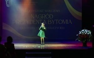 Wręczenie nagród dyrektorom i nauczycielom (10)