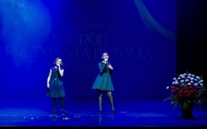 Wręczenie nagród dyrektorom i nauczycielom (11)