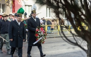 Narodowe Święto Niepodległości 2023 - Składanie kwiatów pod tablicą 
