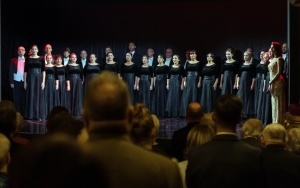 Opera wróciła do gry (2)
