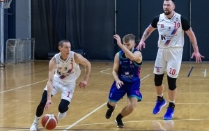 Koszykarze Polonii Bytom zdominowali rywala (1)