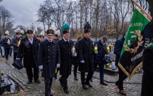 Uroczystości barbórkowe pod tablicą upamiętniającą górników, którzy zginęli podczas katastrofy w Heinitzgrube w Rozbarku (4)