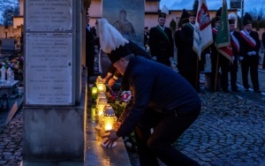 Uroczystości barbórkowe pod tablicą upamiętniającą górników, którzy zginęli podczas katastrofy w Heinitzgrube w Rozbarku (14)