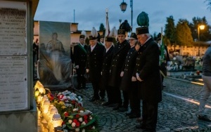 Uroczystości barbórkowe pod tablicą upamiętniającą górników, którzy zginęli podczas katastrofy w Heinitzgrube w Rozbarku (15)