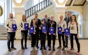Prezydent złożył gratulacje bytomskim karatekom (9)