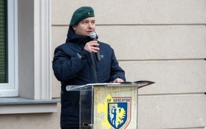 Pamiątkowa tablica upamiętniająca Dom Polski 