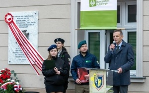 Pamiątkowa tablica upamiętniająca Dom Polski 