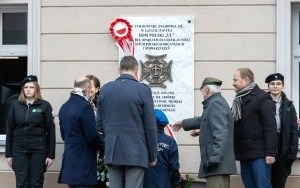 Pamiątkowa tablica upamiętniająca Dom Polski 
