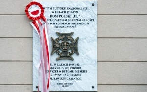 Pamiątkowa tablica upamiętniająca Dom Polski 