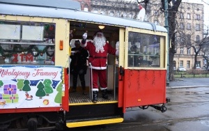 Spotkaj Mikołaja na tramwajowym przystanku (3)