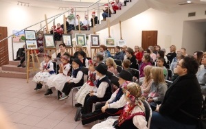 Międzypokoleniowe mikołajkowe spotkanie w Miejskiej Bibliotece Publicznej (2)