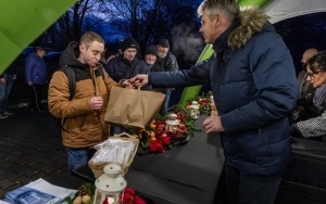 Fundacja Petralana po raz szósty zorganizowała wigilię w bytomskiej noclegowni  (10)