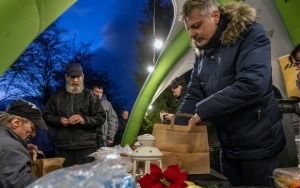 Fundacja Petralana po raz szósty zorganizowała wigilię w bytomskiej noclegowni  (12)