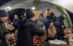 Fundacja Petralana po raz szósty zorganizowała wigilię w bytomskiej noclegowni  (4)