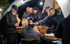 Fundacja Petralana po raz szósty zorganizowała wigilię w bytomskiej noclegowni  (12)